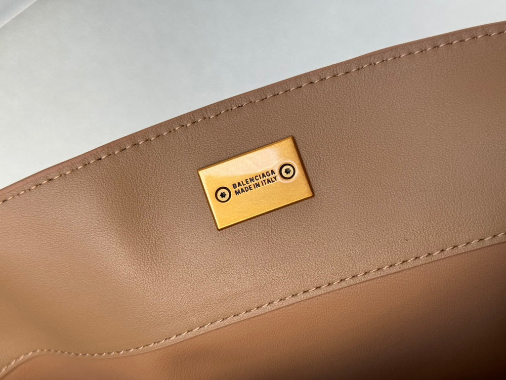 RODEO MEDIUM BAG 35 IN CAMEL BEIGE SMOOTH CALFSKIN GOLD HARDWARE