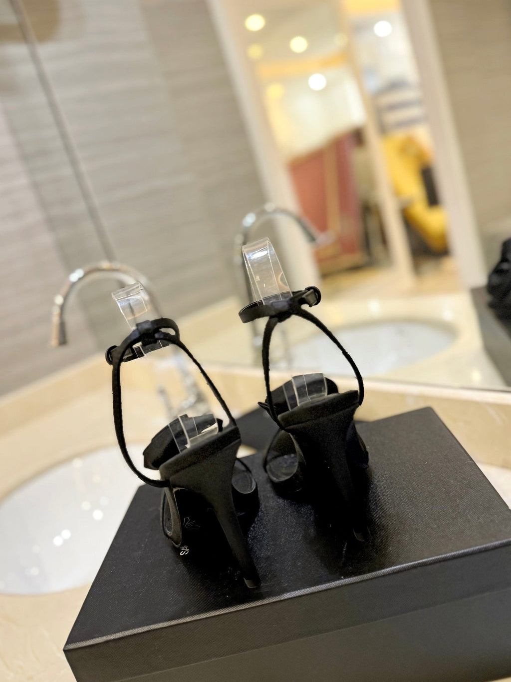 SL IVY FLORAL HEEL SANDALS BLACK SATIN