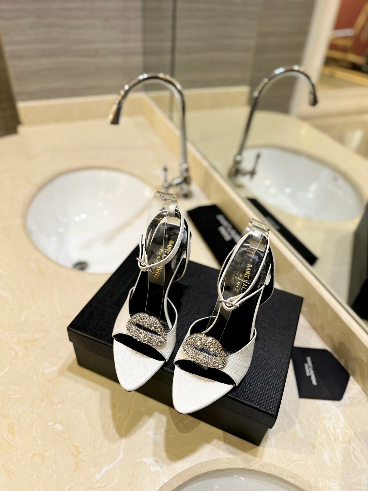 SL AYERS SNAKE CRYSTAL SANDAL WHITE CALFSKIN