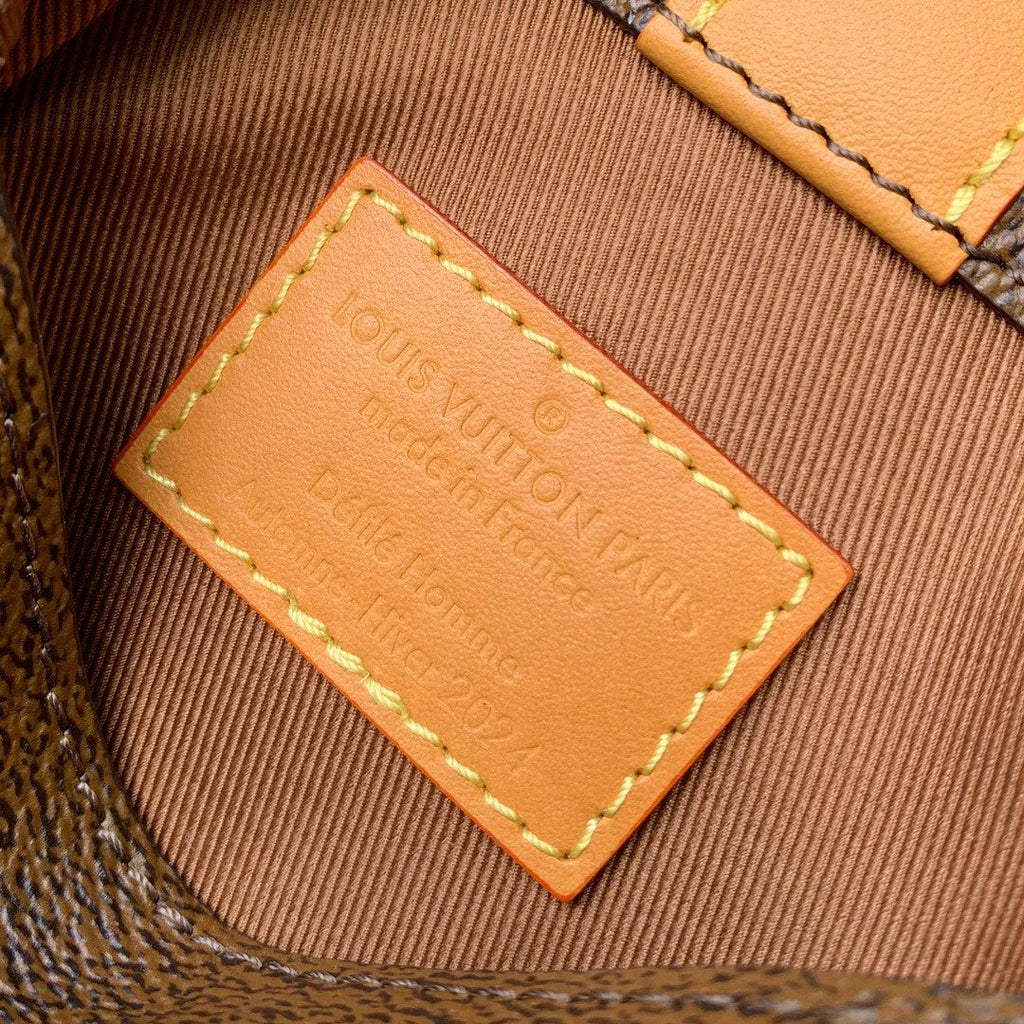 ENVELOPE POUCH 18 IN BROWN MONOGRAM COATED CANVAS AND CALFSKIN