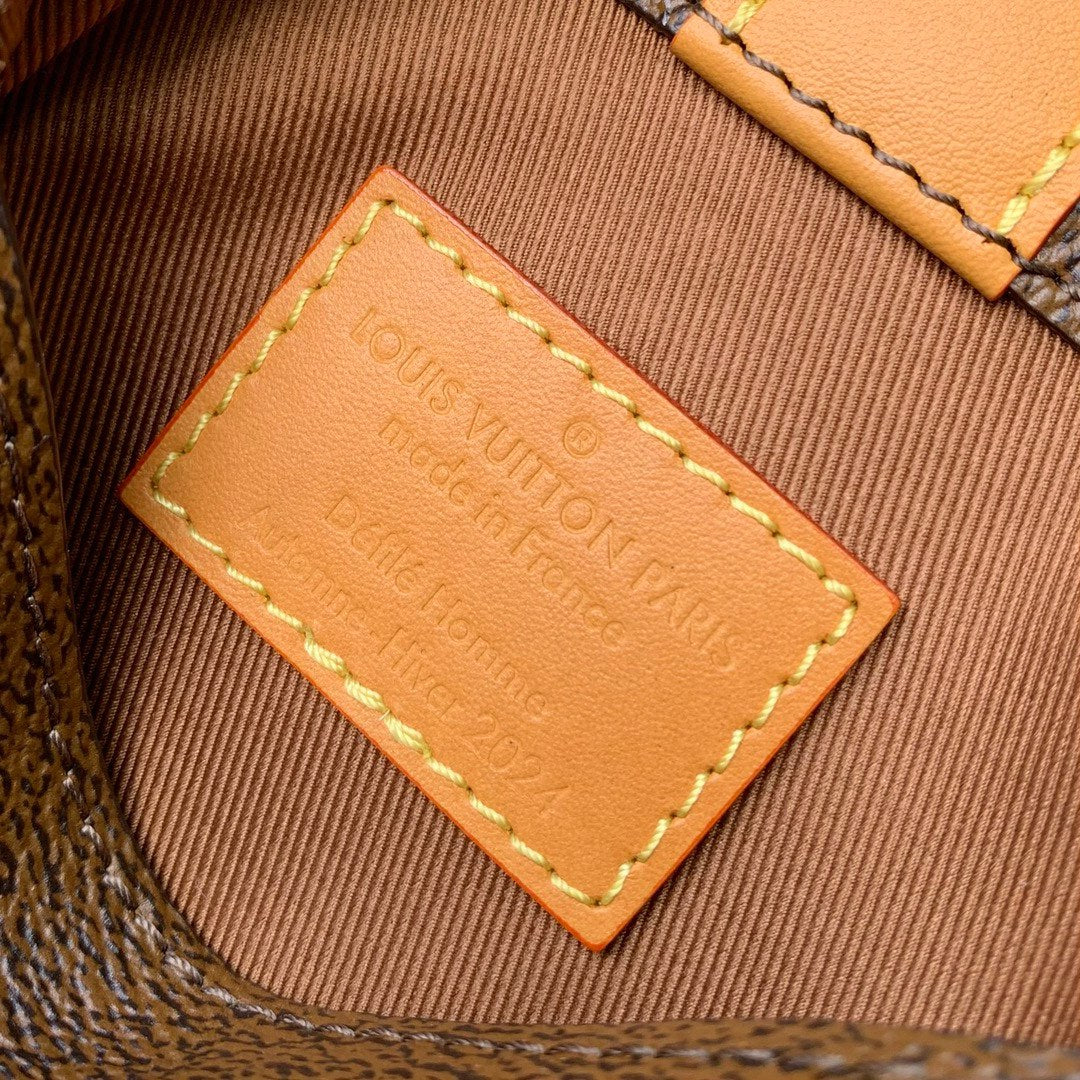 ENVELOPE POUCH 18 IN BROWN MONOGRAM COATED CANVAS AND CALFSKIN