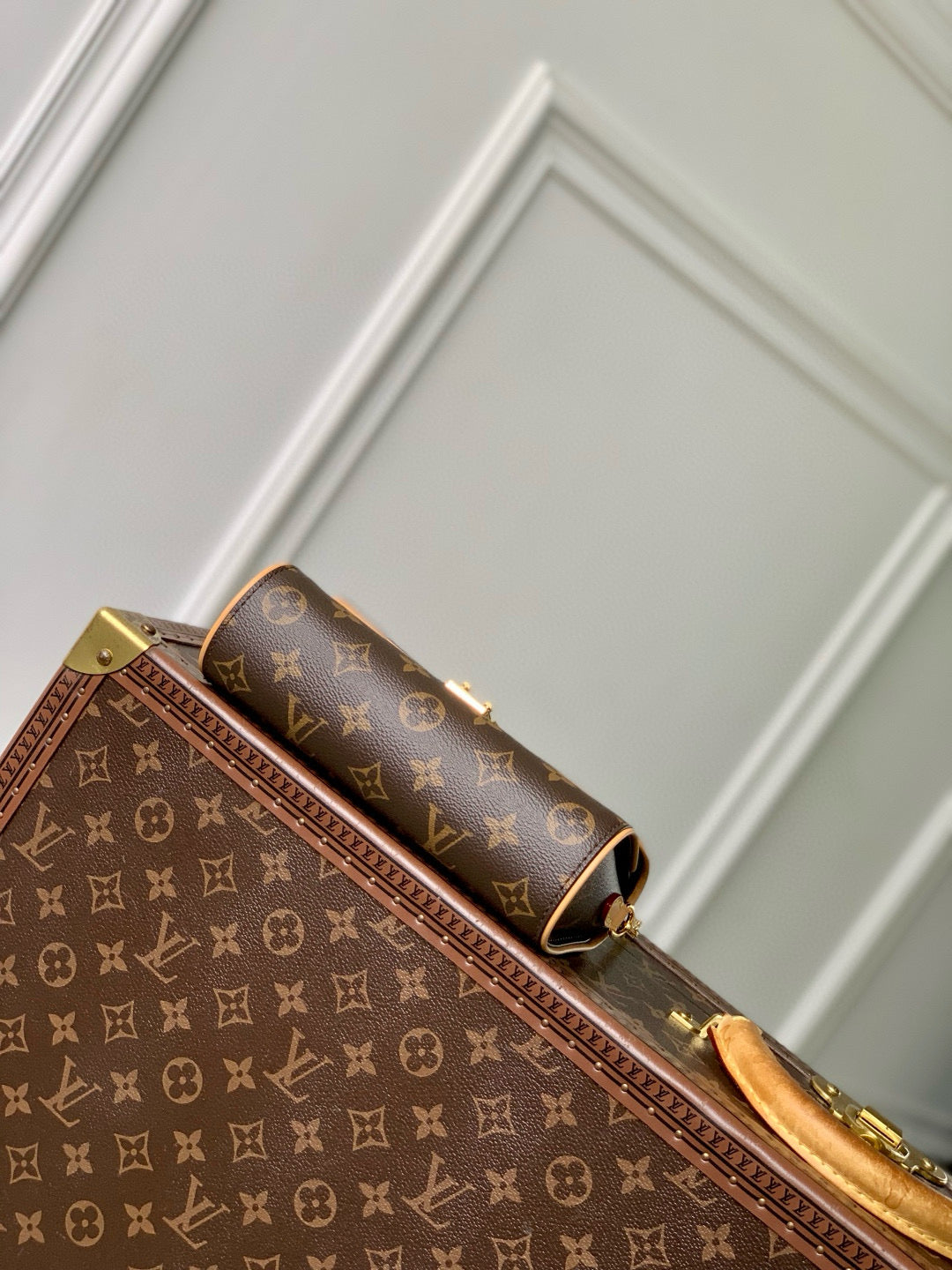 POCHETTE CAMILLE BAG 20 IN BROWN MONOGRAM COATED CANVAS
