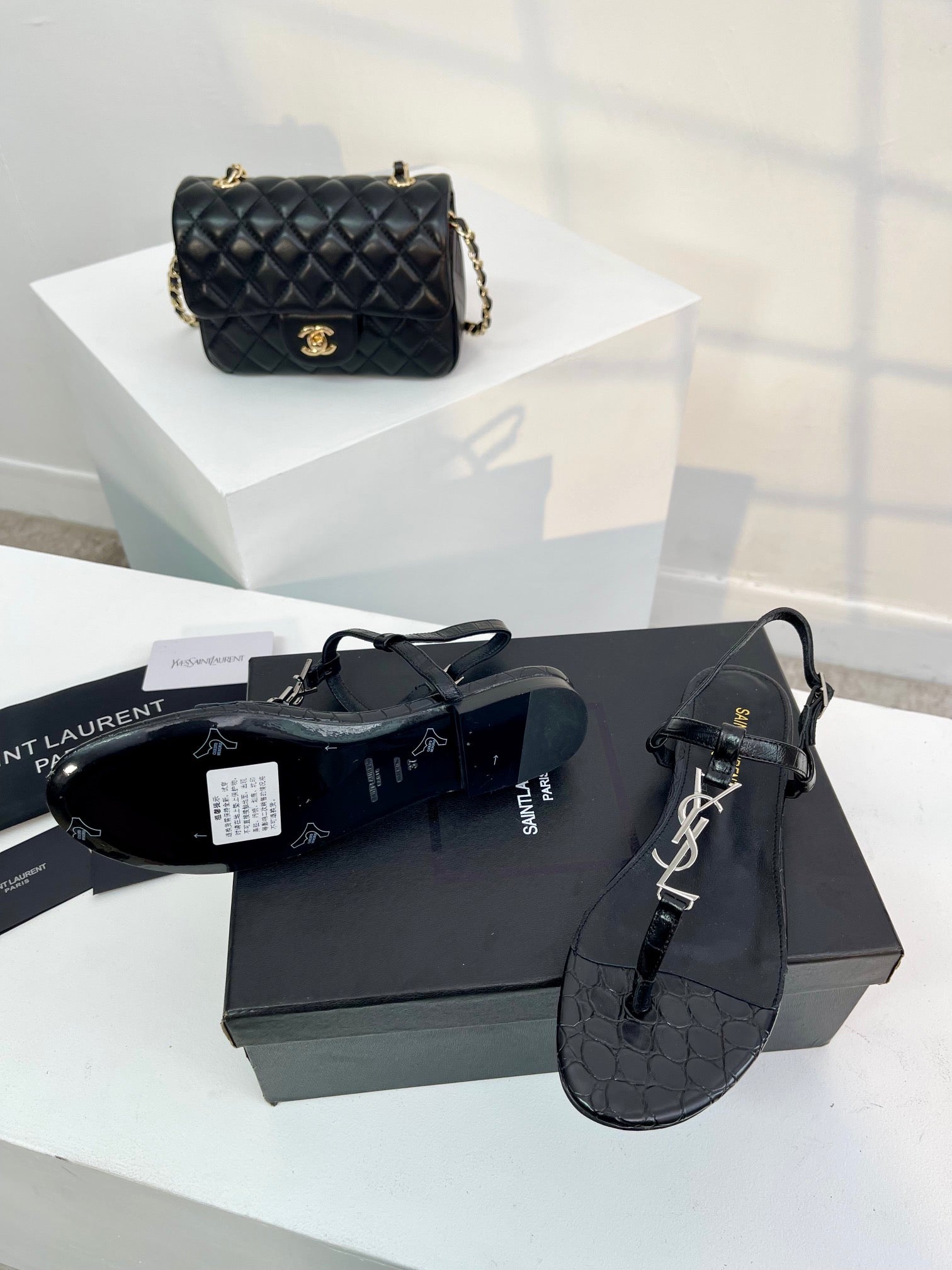 SL Cassandra Croc-Embossed Thong Sandals Black Leather