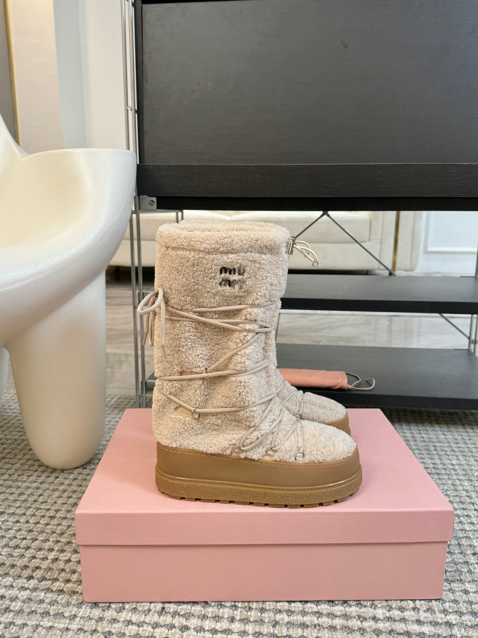 SNOW LONG BOOTS IN COSMIC LATTE SHEARLING
