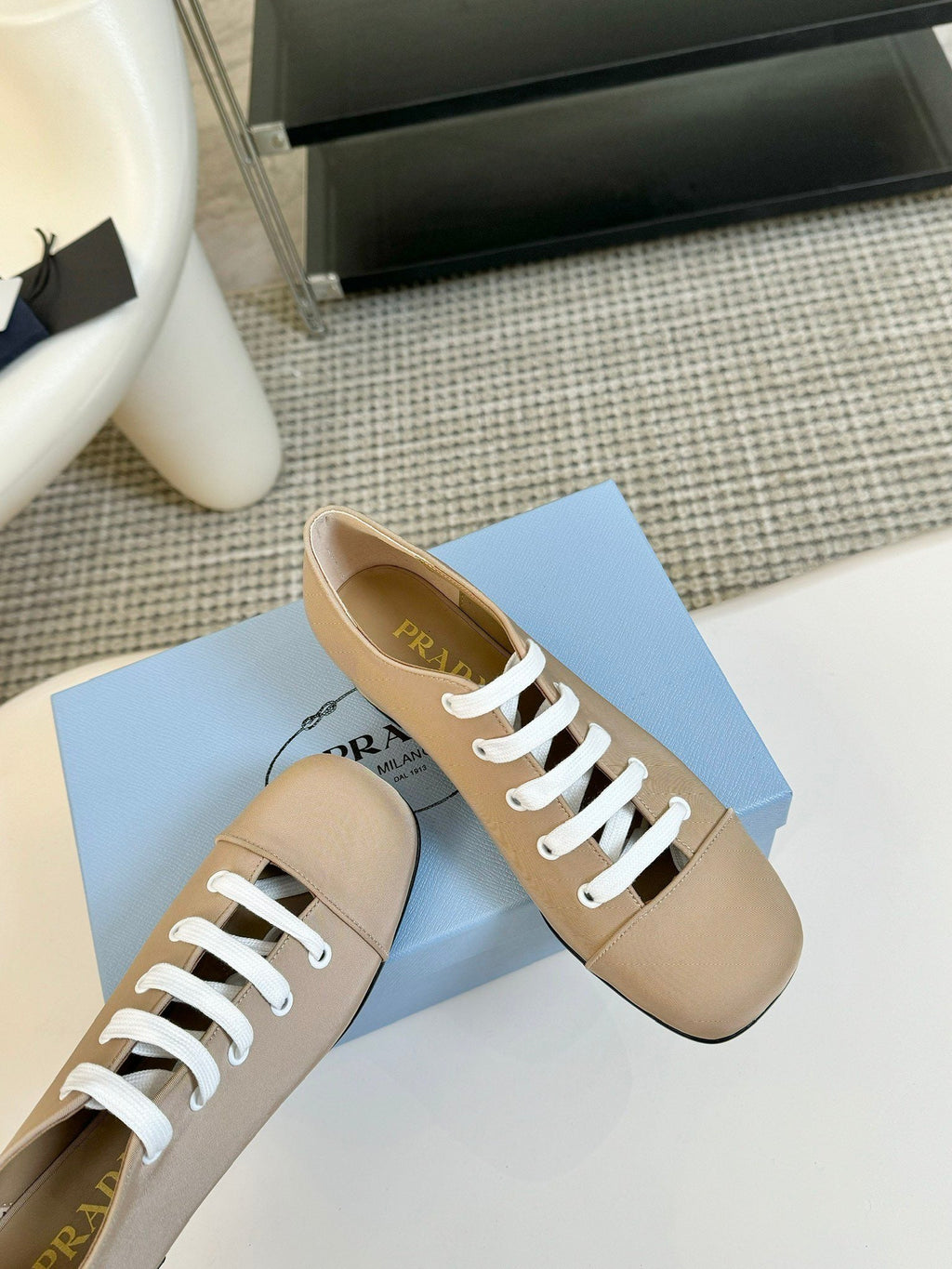LACE-UP HIGH SHOES IN BEIGE CANVAS