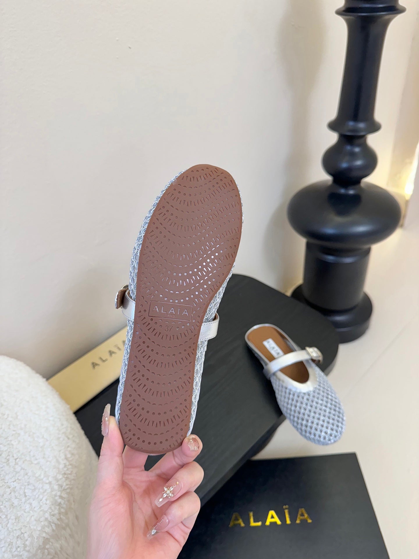 ALAIA FLAT MULES 25S IN GREY MIX SILVER WOVEN MESH