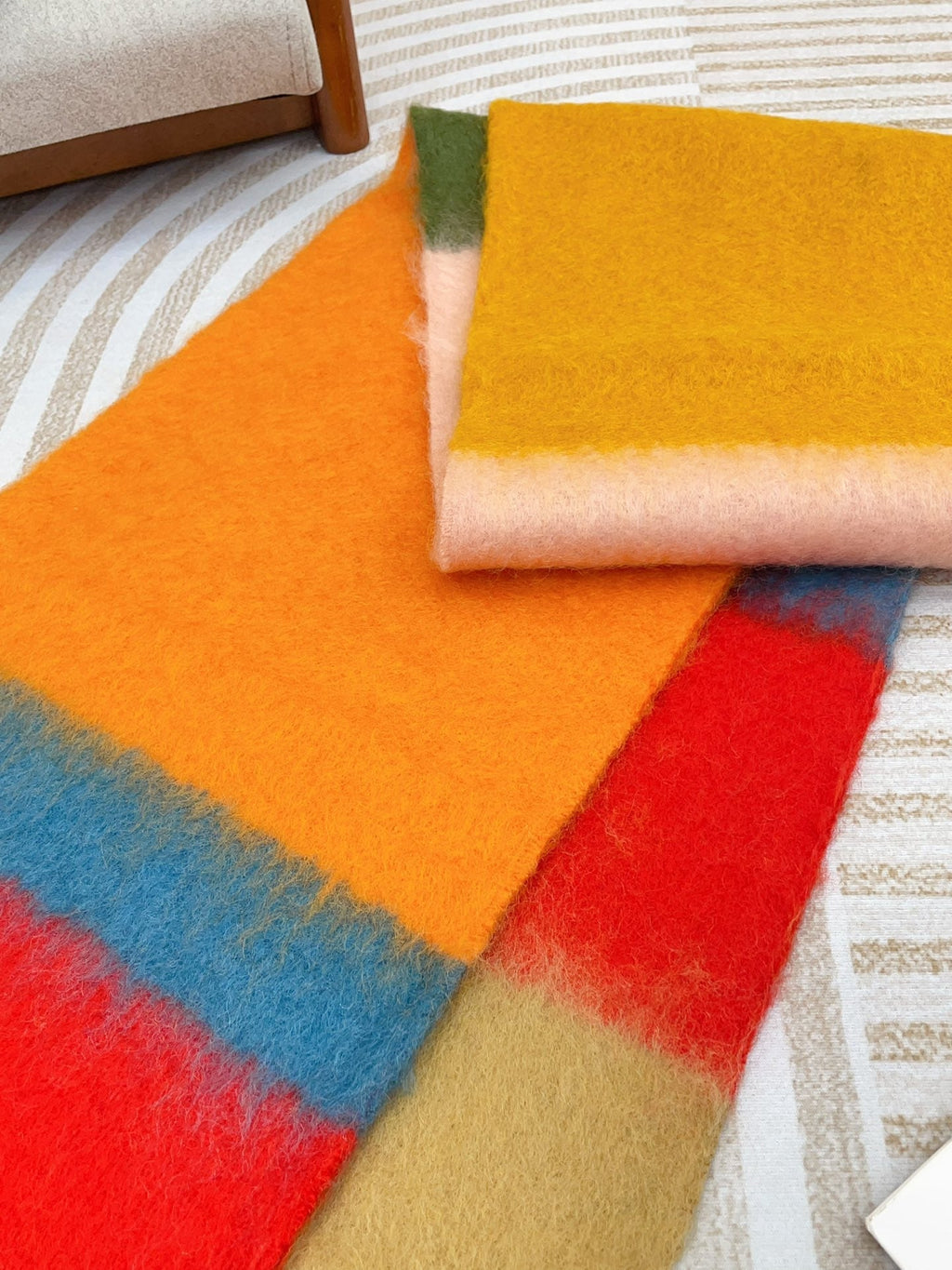 SCARF 185 CM IN COLORFUL GRADIENT WOOL AND MOHAIR 396251