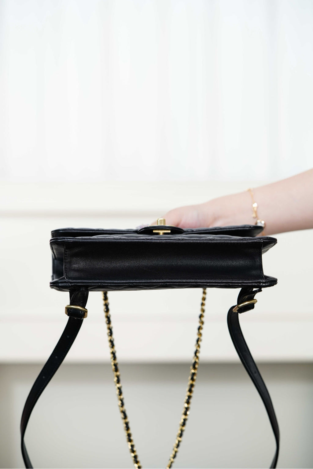 CHANEL 25S TOP HANDLE FLAP 23 CM IN BLACK LAMBSKIN WITH GOLD HARDWARE