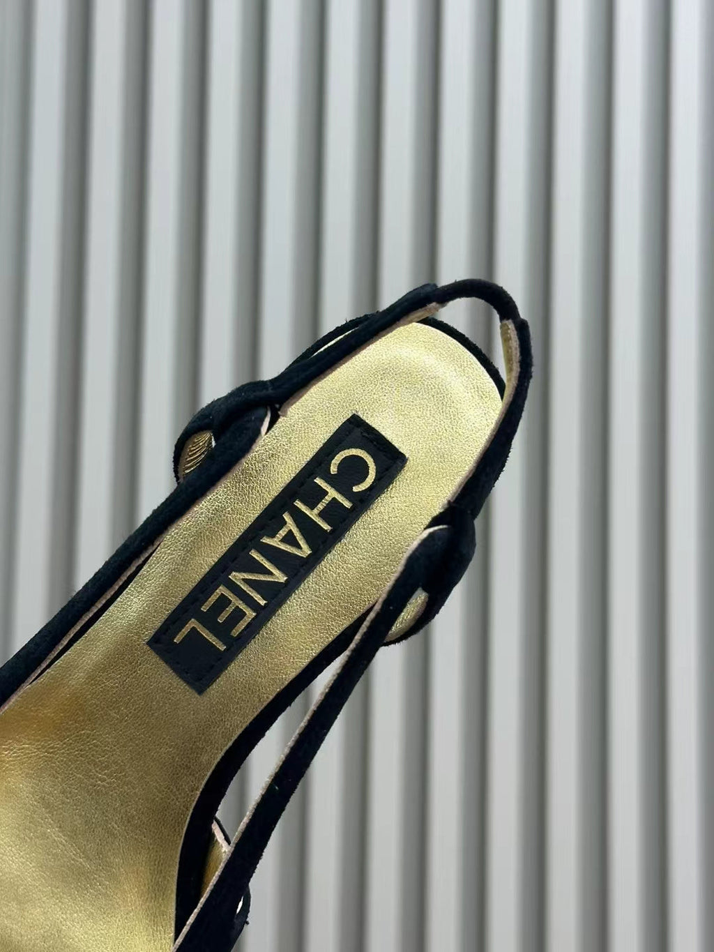 SLINGBACKS IN BLACK SUEDE AND GOLDEN LAMBSKIN