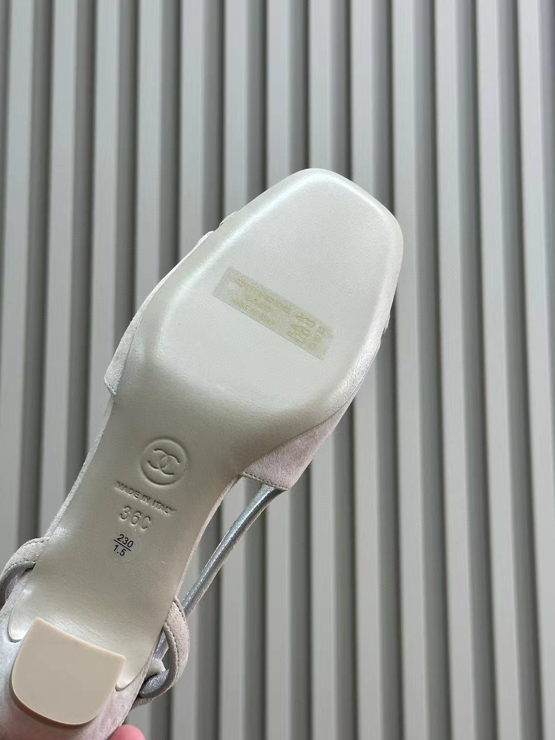 SLINGBACKS IN GREY SUEDE AND SILVER LAMBSKIN