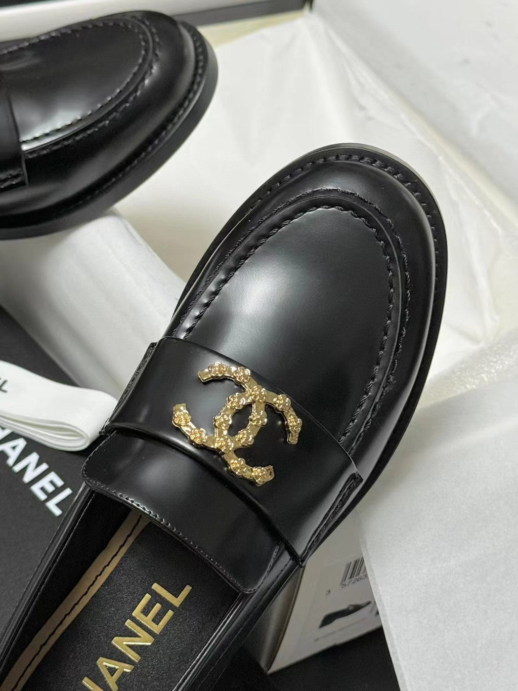 CC LOAFER BLACK CALFSKIN WITH META LOGO