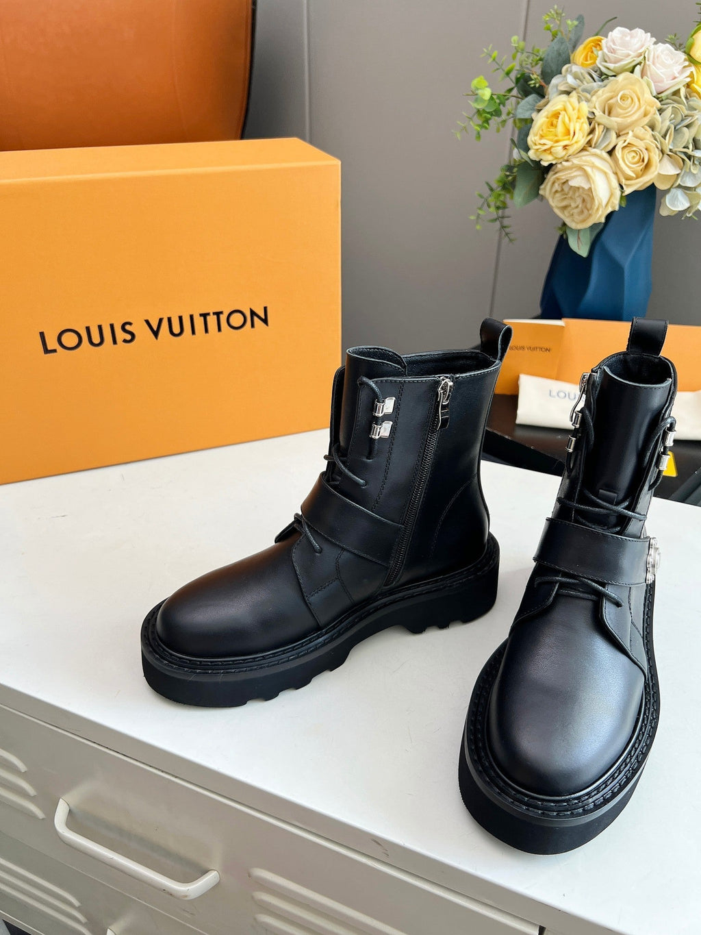 LV WOMEN'S BEAUBOURG ANKLE BOOT IN BLACK CALFSKIN