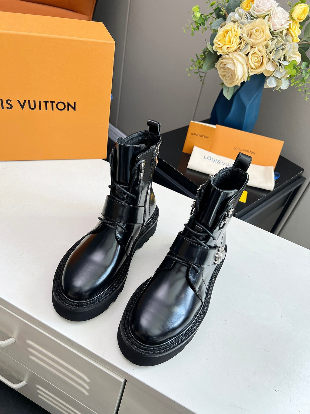 LV WOMEN'S BEAUBOURG ANKLE BOOT IN GLOSSY BLACK CALFSKIN