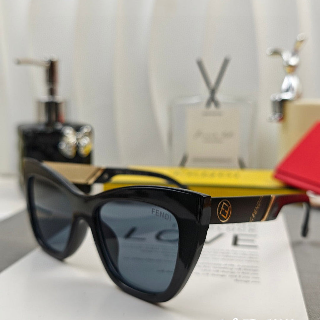 FF DIAMONDS CAT-EYE FRAME SUNGLASSES 58002 IN ACETATE