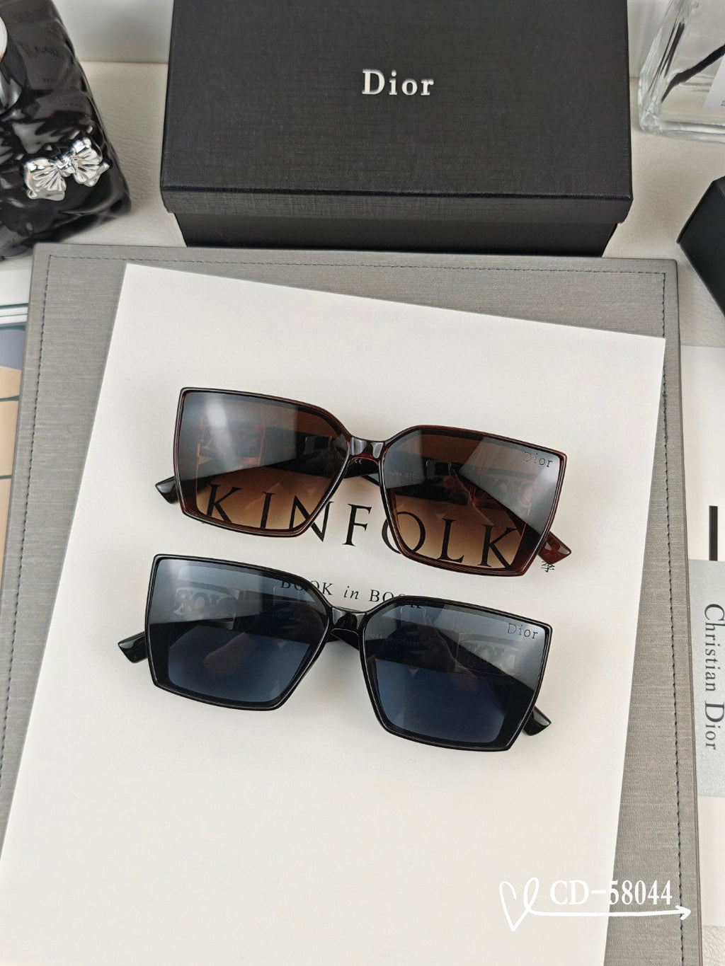 MONTAIGNE SQUARE SUNGLASS 58044 IN ACETATE