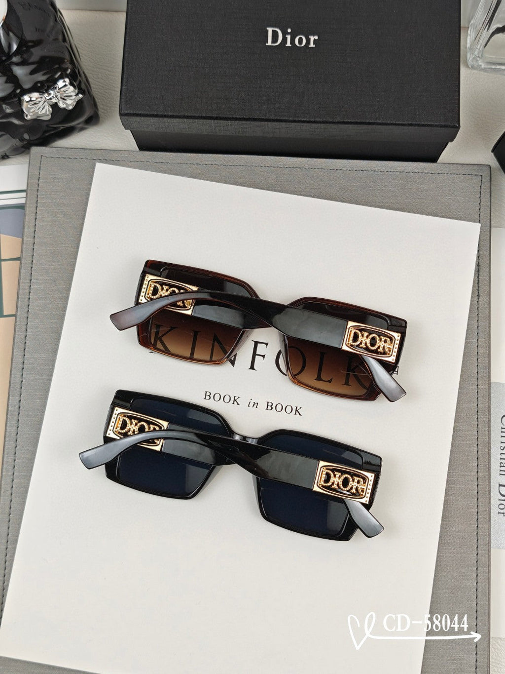 MONTAIGNE SQUARE SUNGLASS 58044 IN ACETATE