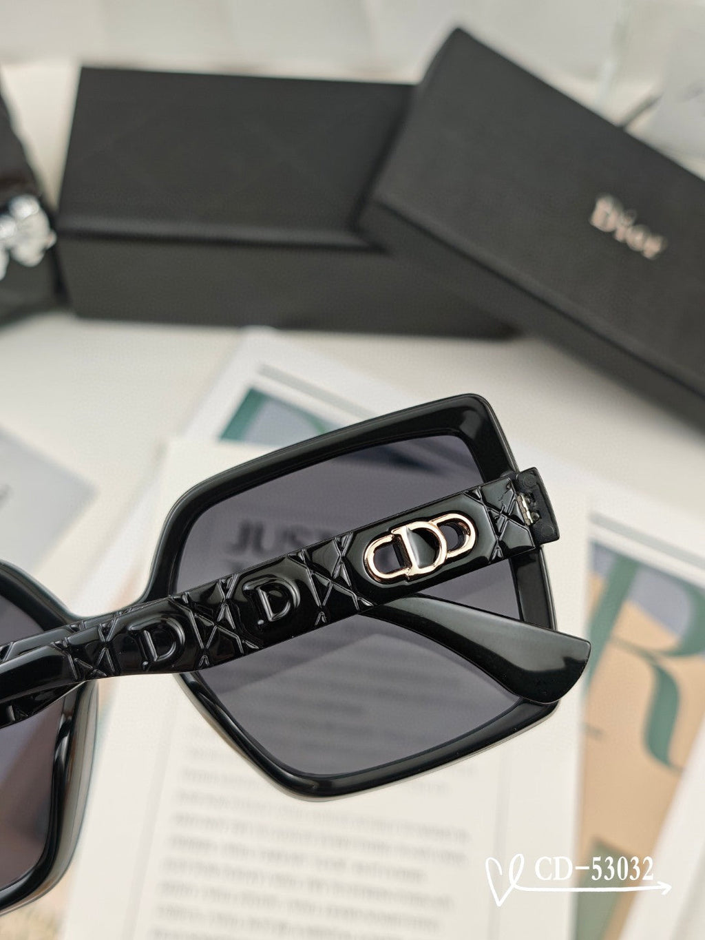 MONTAIGNE SUNGLASS 53032 IN ACETATE