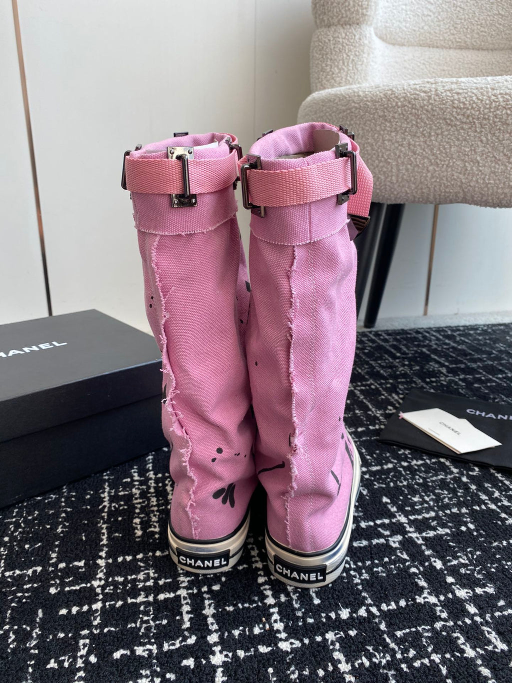 HIGH BOOTS IN HOT PINK CANVAS