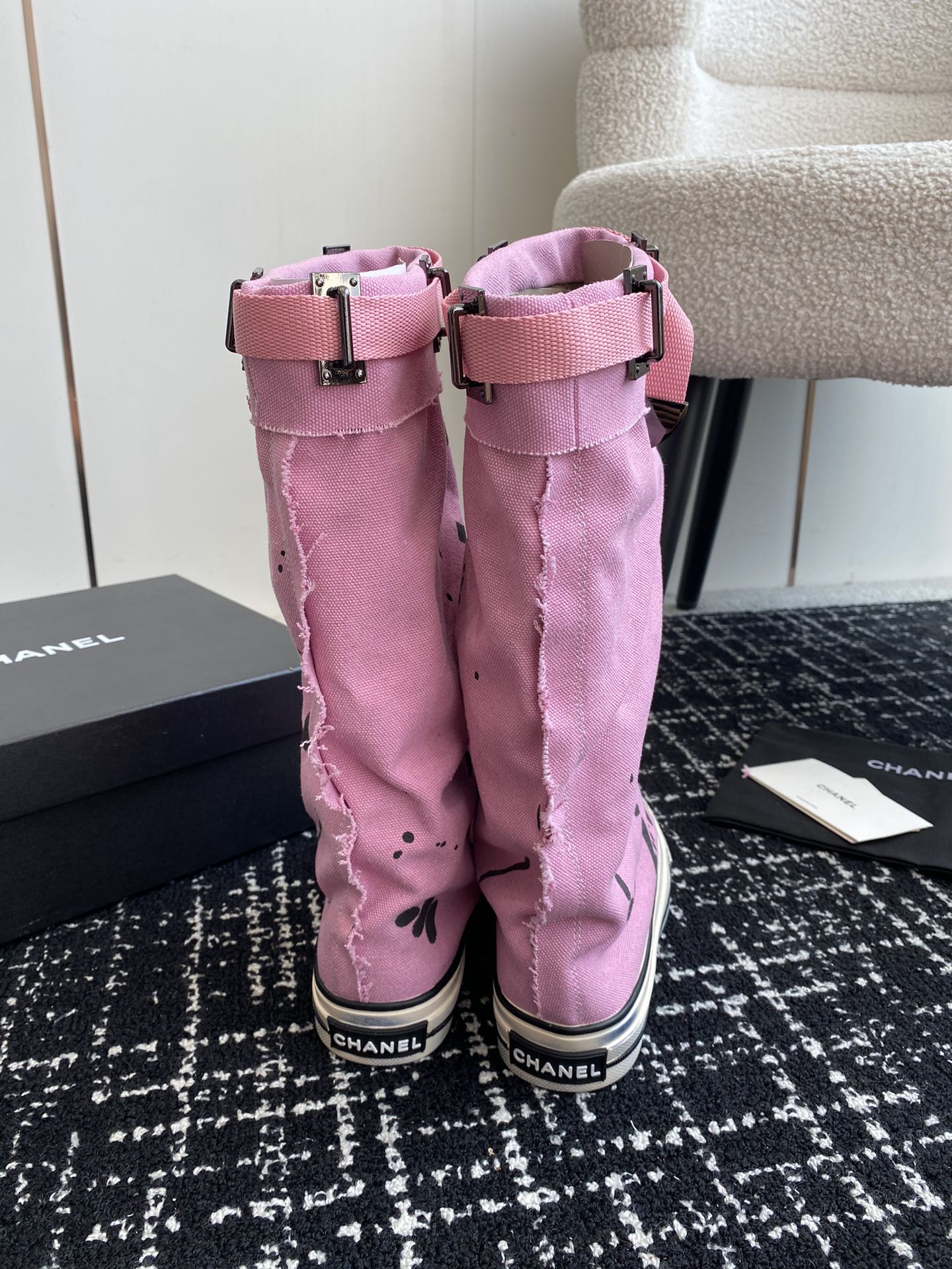 HIGH BOOTS IN HOT PINK CANVAS