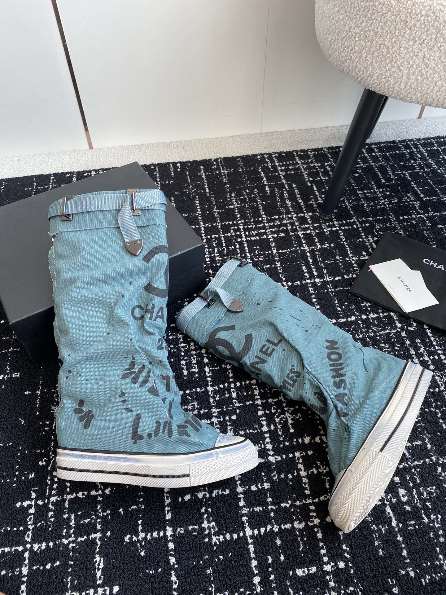 HIGH BOOTS IN SAPPHIRE BLUE CANVAS