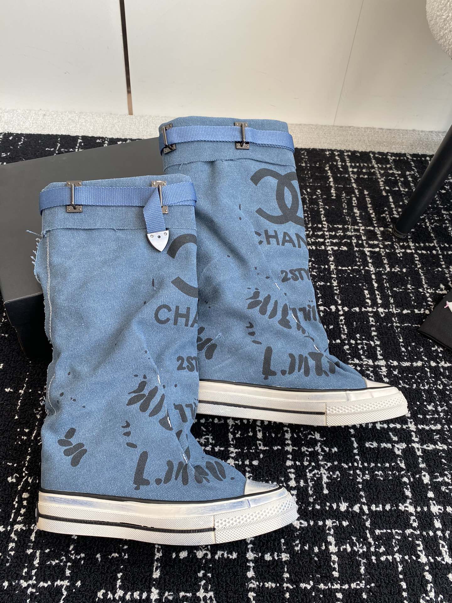 HIGH BOOTS IN OCEAN BLUE CANVAS