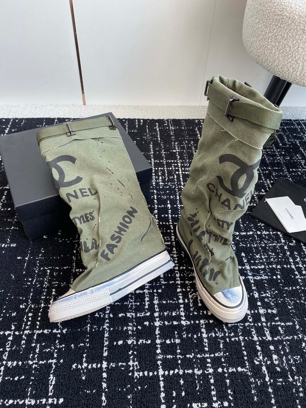 HIGH BOOTS IN ARMY GREEN CANVAS