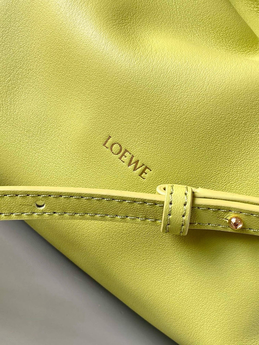 LOEWE 25S MEDIUM FLAMENCO CLUTCH BAG 23 IN LIME GOLD CALFSKIN