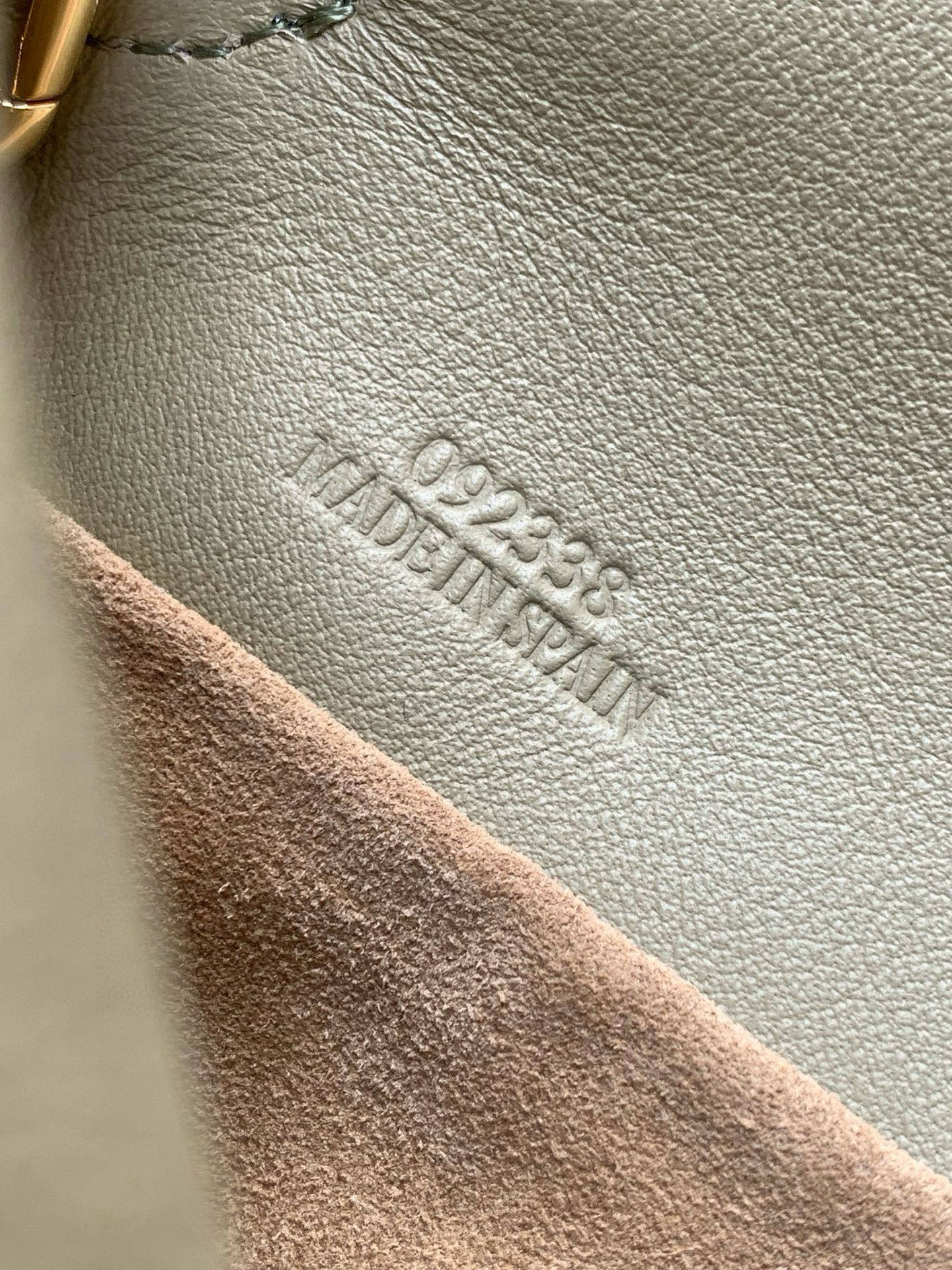 LOEWE 25S MEDIUM FLAMENCO CLUTCH BAG 23 IN DUSTY KHAKI CALFSKIN