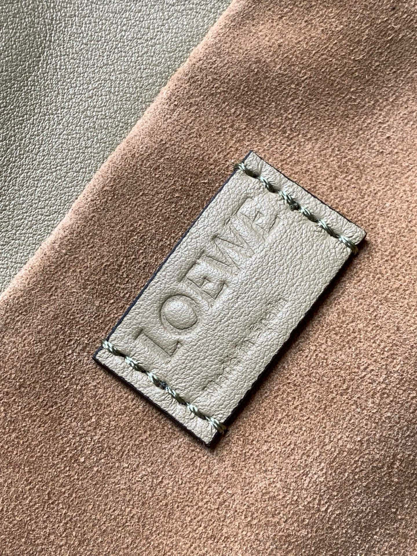 LOEWE 25S MEDIUM FLAMENCO CLUTCH BAG 23 IN DUSTY KHAKI CALFSKIN