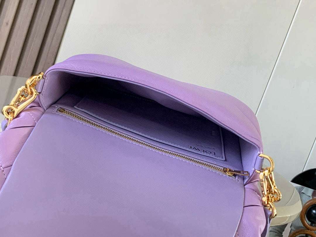 LOEWE 25S PUFFER GOYA BAG 23 IN LIGHT LAVENDER NAPPA LAMBSKIN