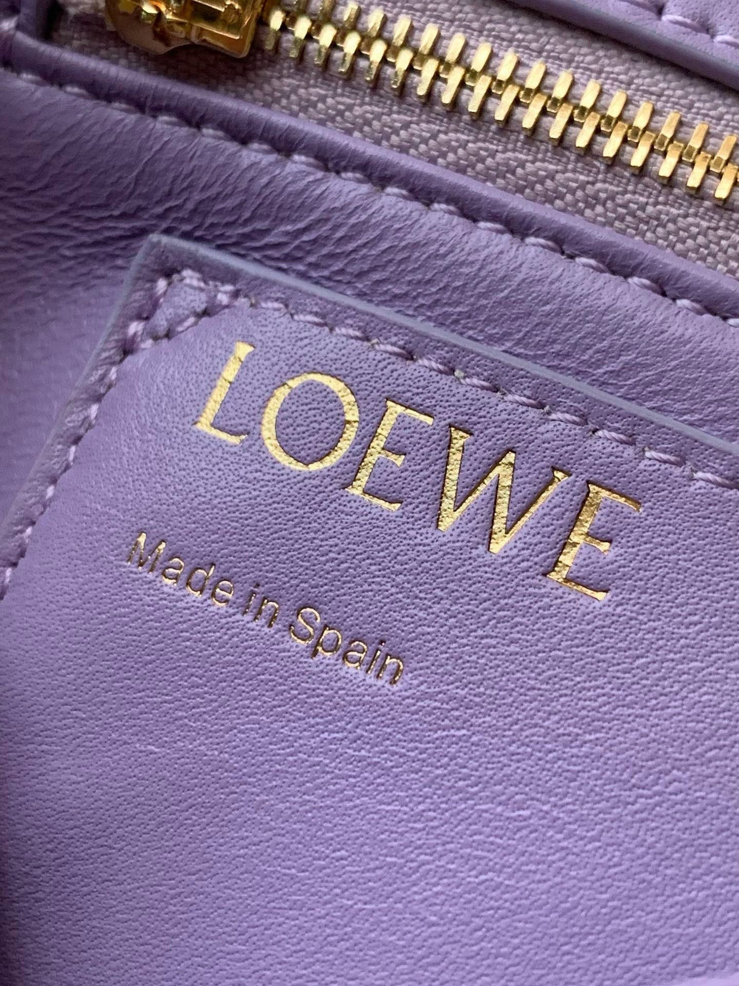 LOEWE 25S PUFFER GOYA BAG 23 IN LIGHT LAVENDER NAPPA LAMBSKIN