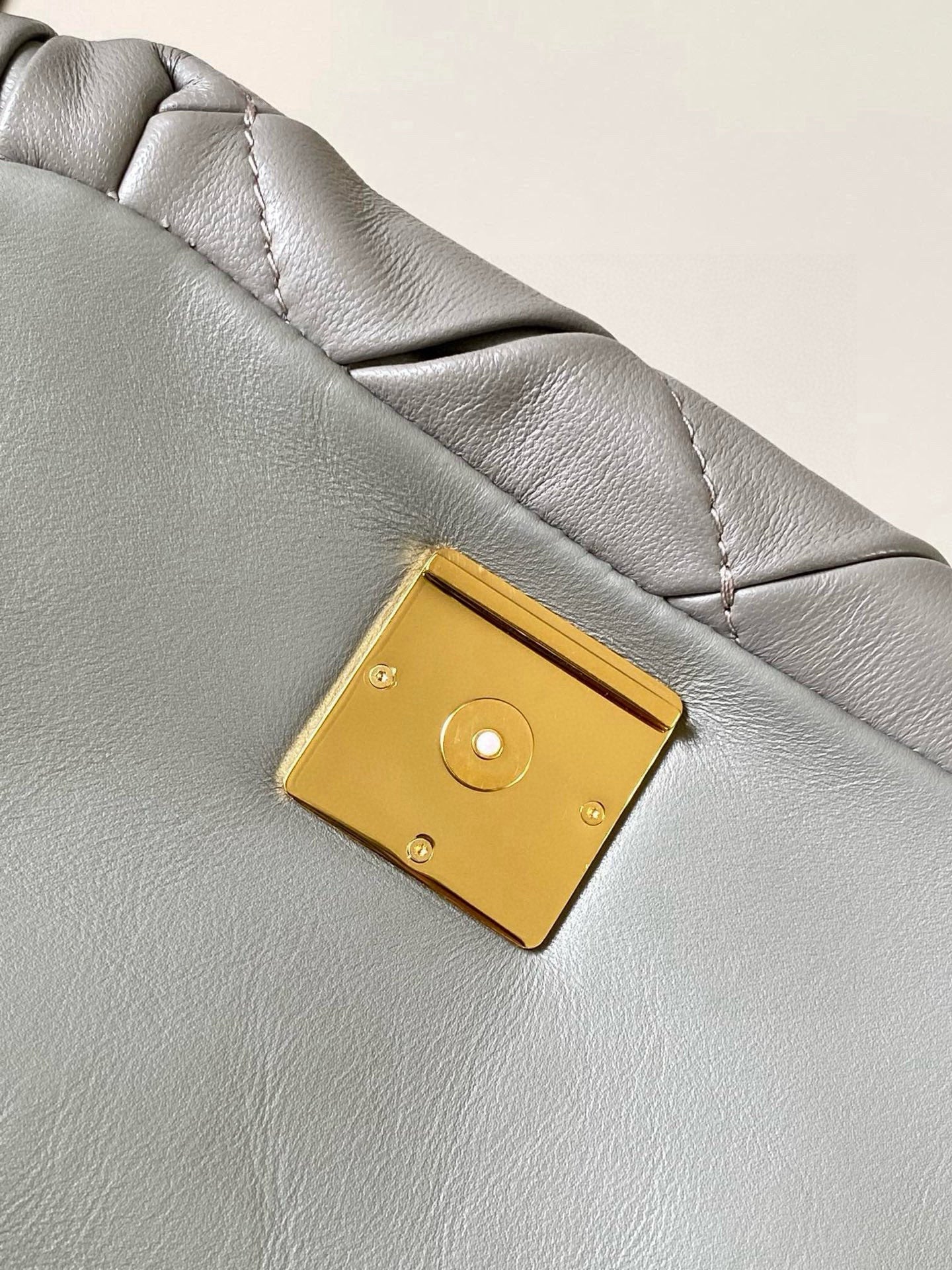 LOEWE 25S PUFFER GOYA BAG 20 IN LIGHT GRAY NAPPA LAMBSKIN