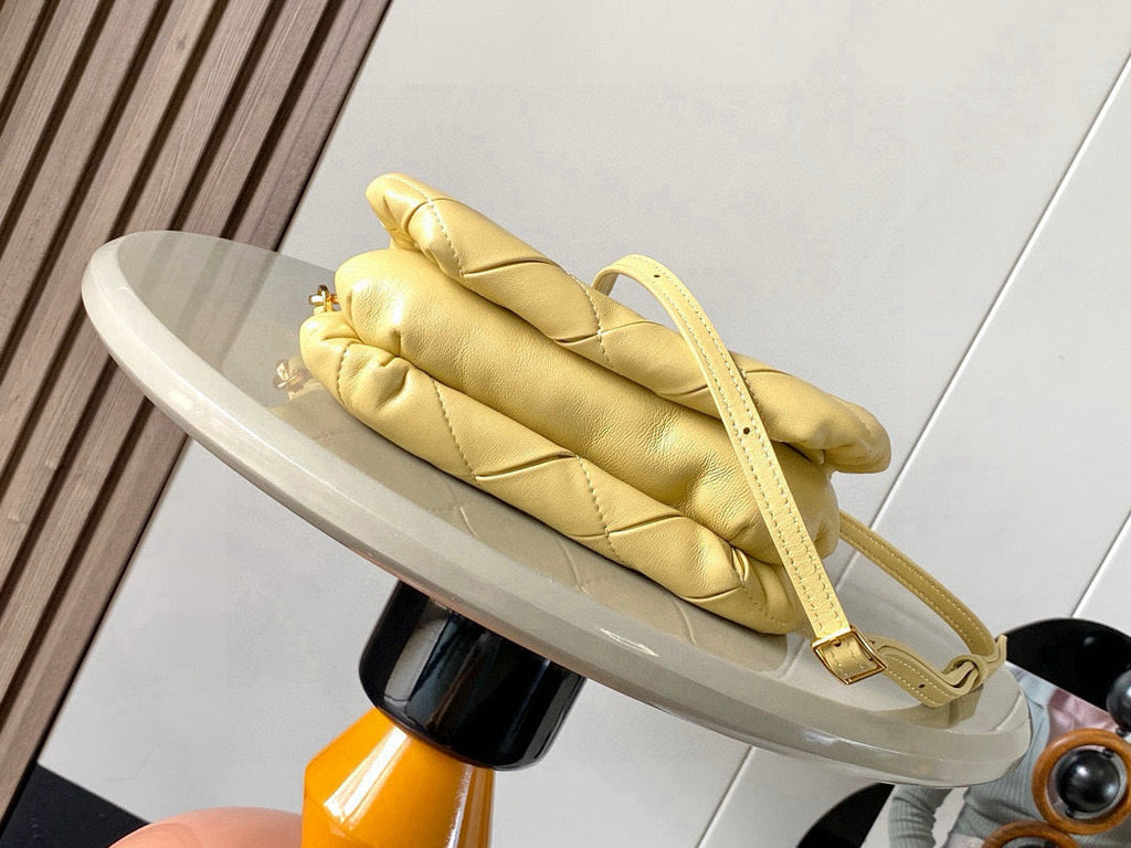 LOEWE 25S PUFFER GOYA BAG 20 IN LIGHT YELLOW NAPPA LAMBSKIN