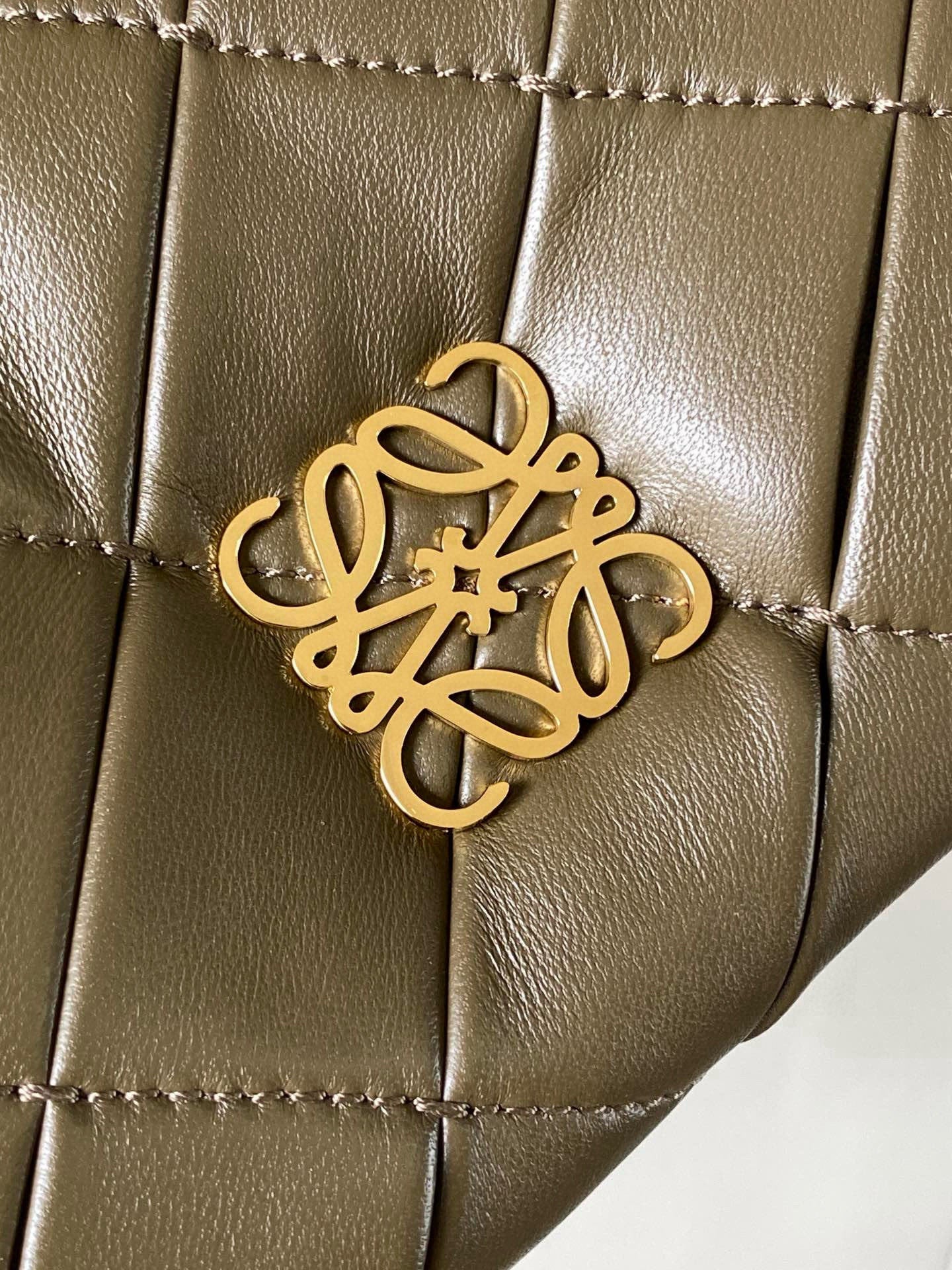 LOEWE 25S PUFFER GOYA BAG 20 IN KHAKI GREEN NAPPA LAMBSKIN