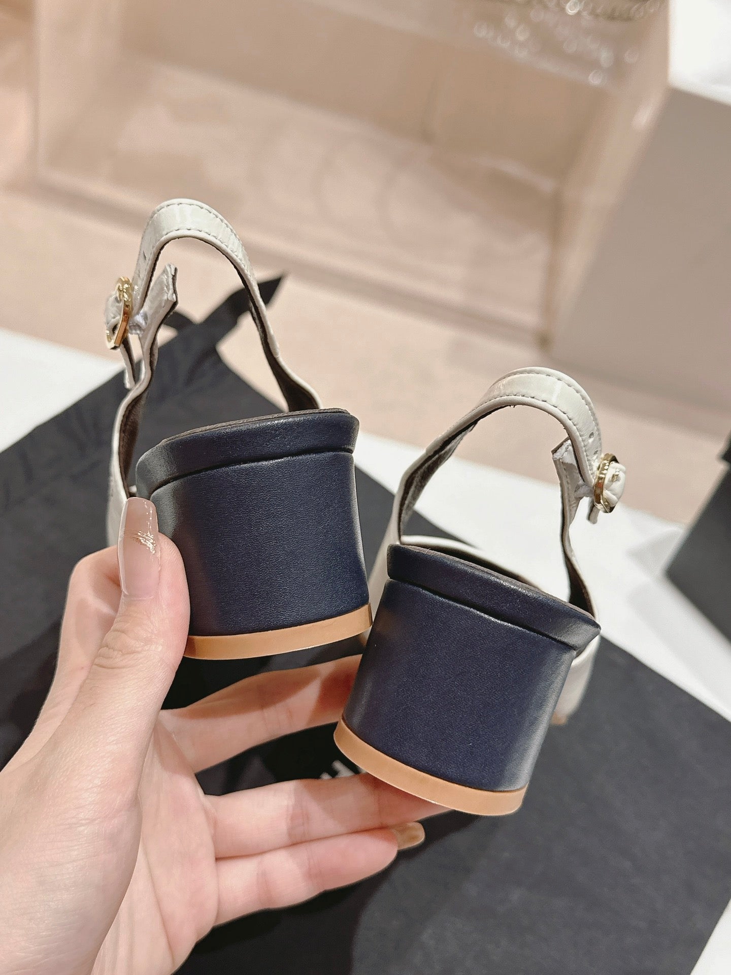 SLINGBACKS WHITE MIX BLACK SHEEPSKIN