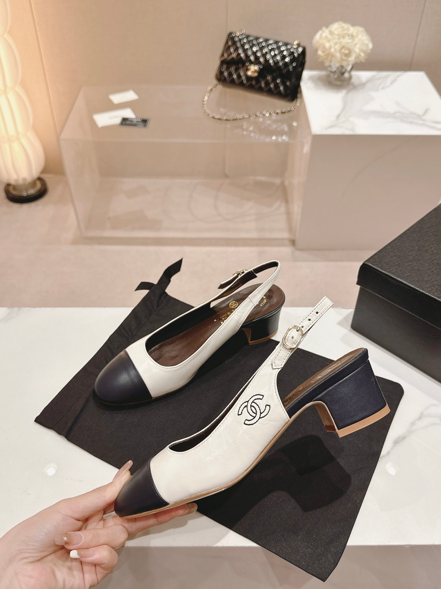 SLINGBACKS WHITE MIX BLACK SHEEPSKIN