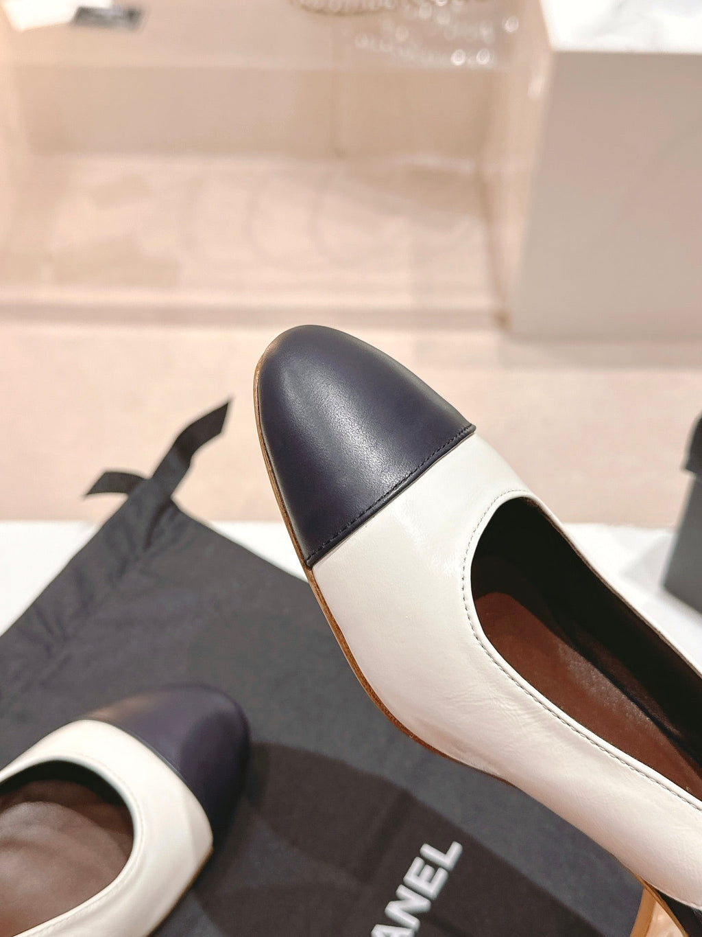 SLINGBACKS WHITE MIX BLACK SHEEPSKIN