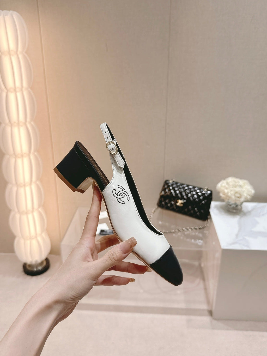 SLINGBACKS WHITE MIX BLACK SHEEPSKIN