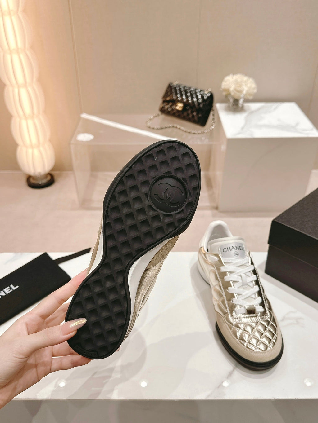 SNEAKERS IN GLOSSY GOLDEN LAMBSKIN