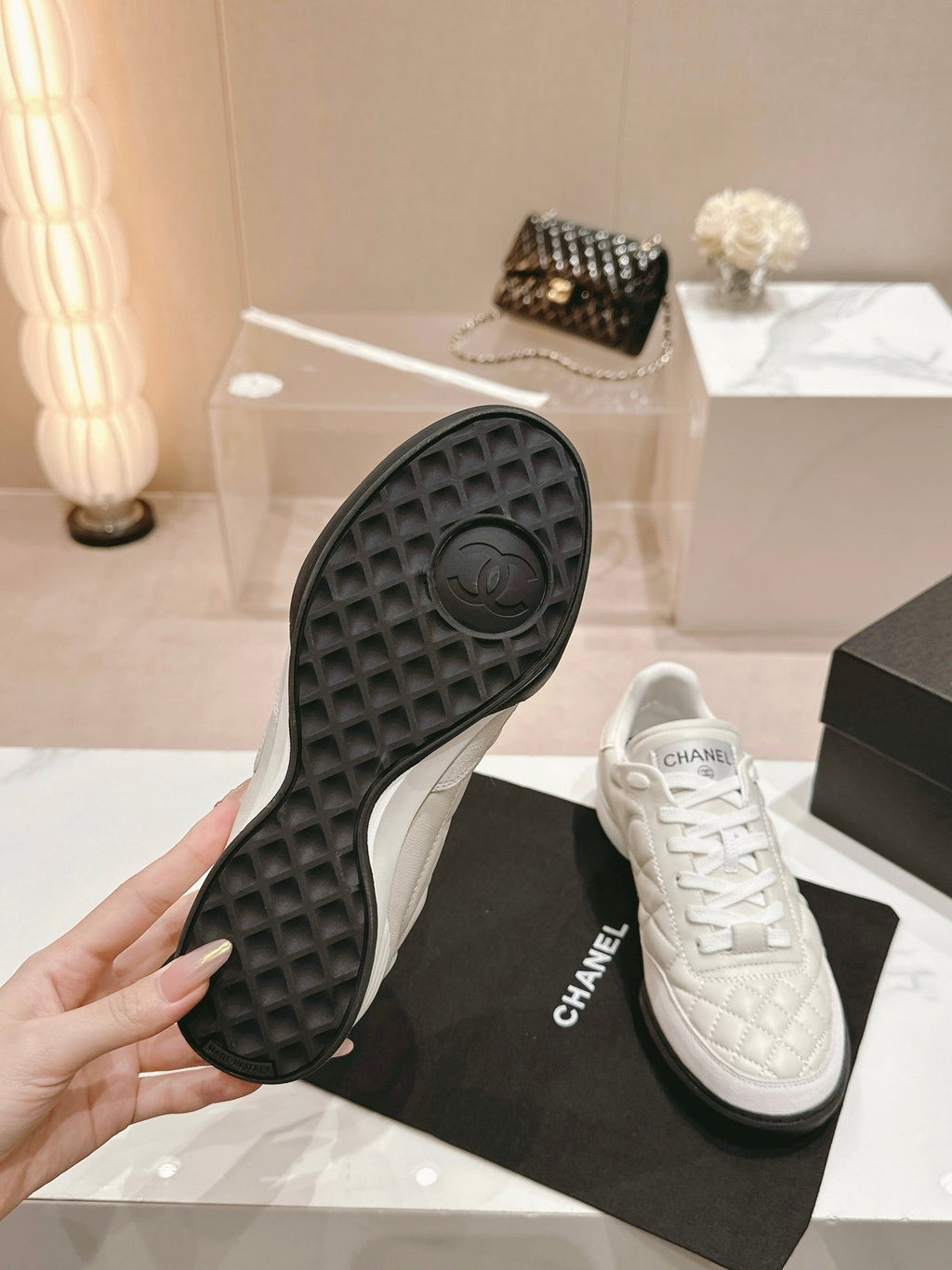 SNEAKERS IN GLOSSY WHITE LAMBSKIN