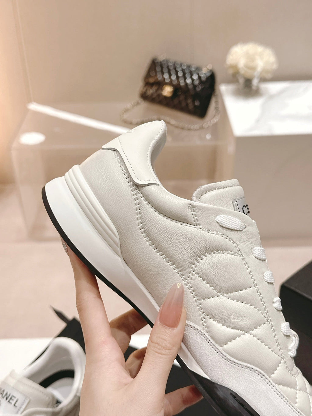 SNEAKERS IN GLOSSY WHITE LAMBSKIN