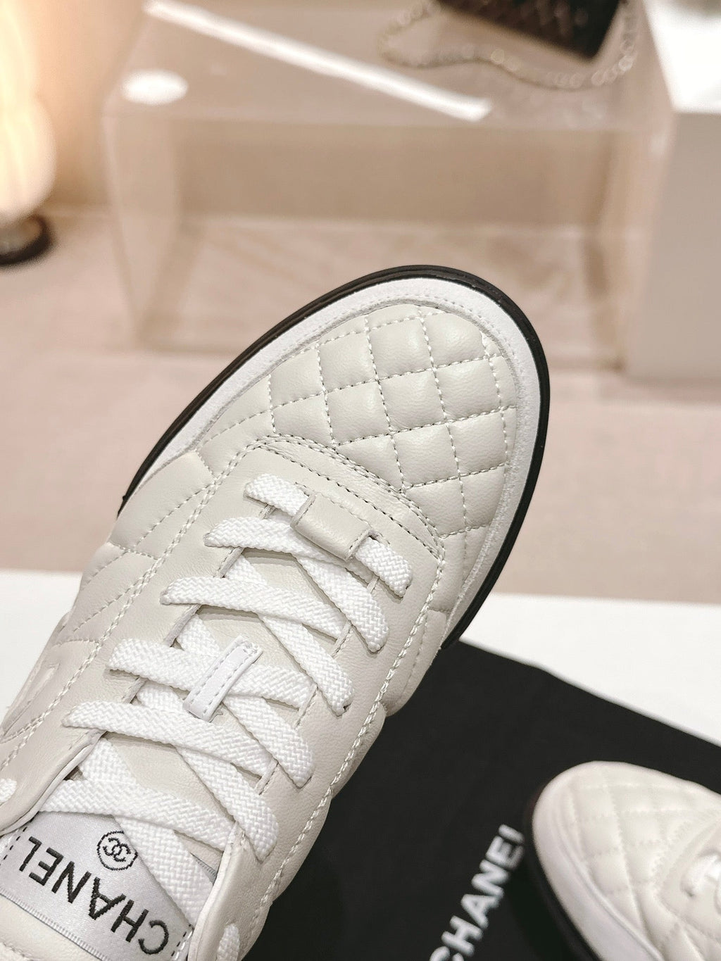 SNEAKERS IN GLOSSY WHITE LAMBSKIN
