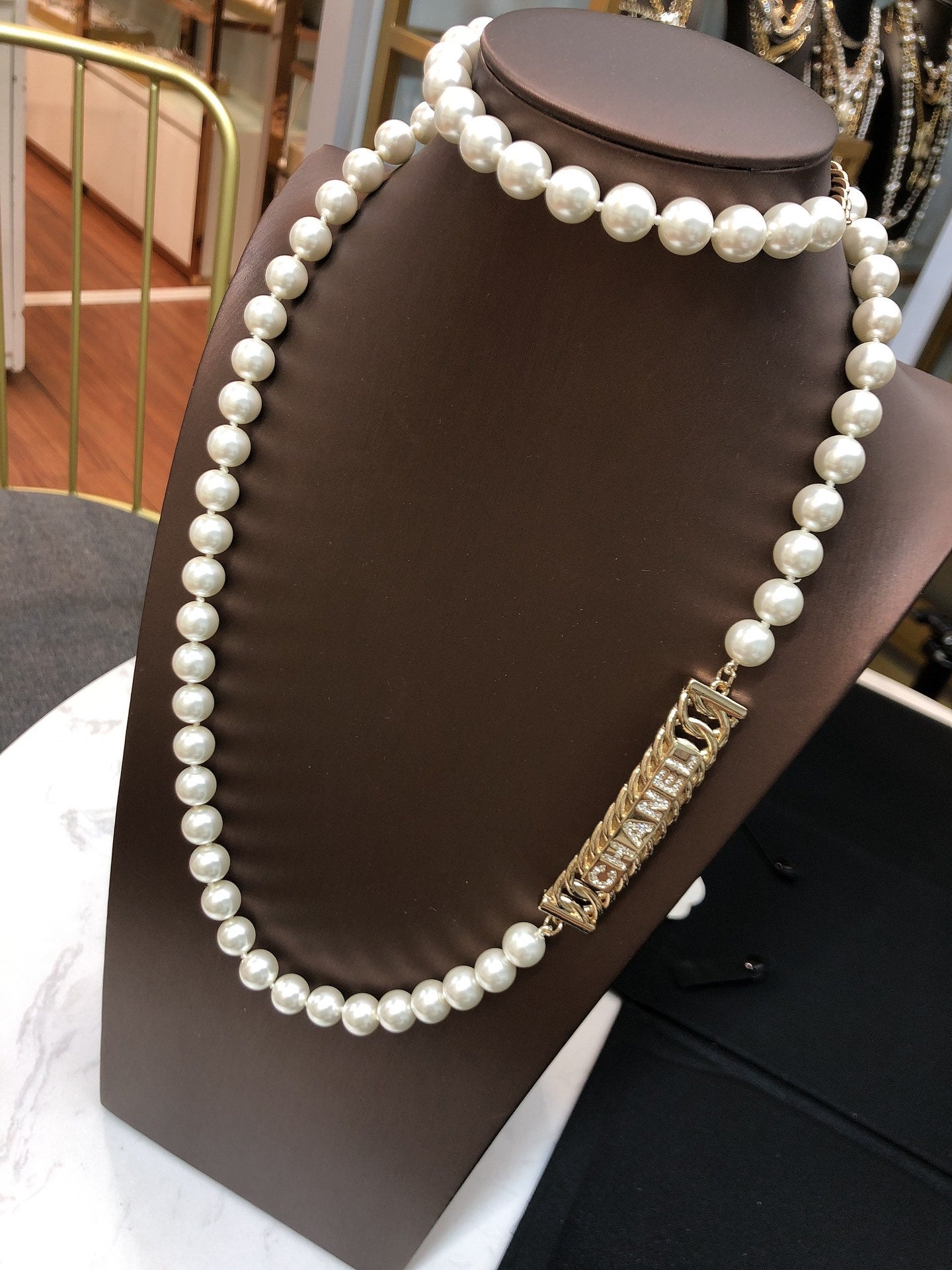 CHANEL 25S CHAIN BELT IN WHITE PEARL 615991