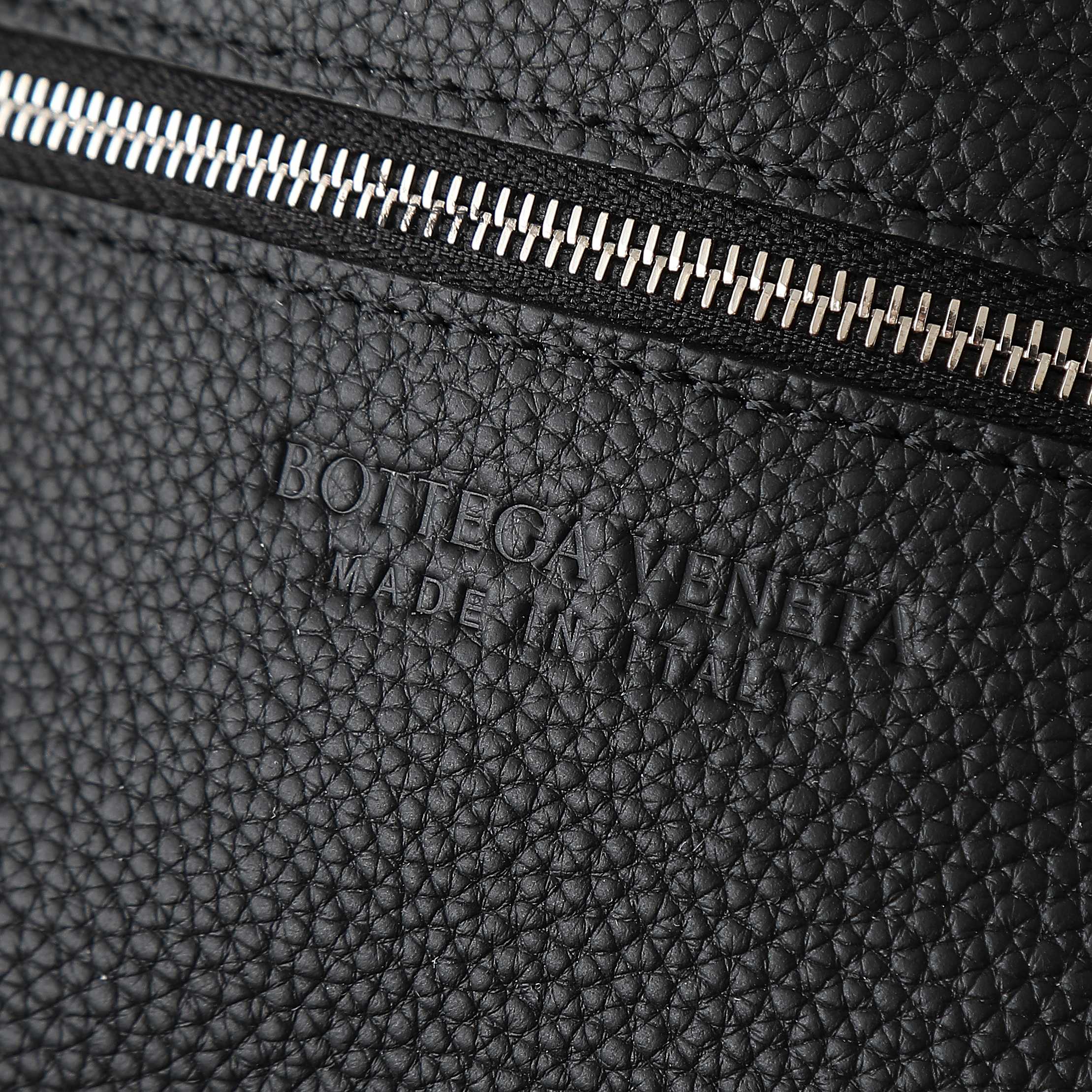 BOTTEGA VENETA 25S DIAGO 22 IN BLACK CALFSKIN SILVER HARDWARE