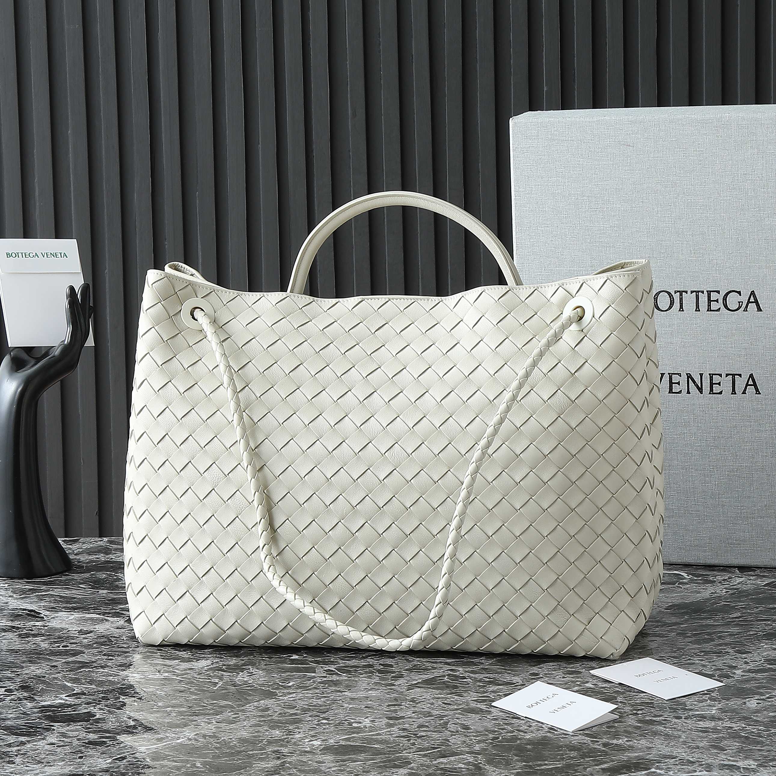BOTTEGA VENETA 25S LARGE ANDIAMO 42 IN IVORY CALFSKIN GOLD HARDWARE