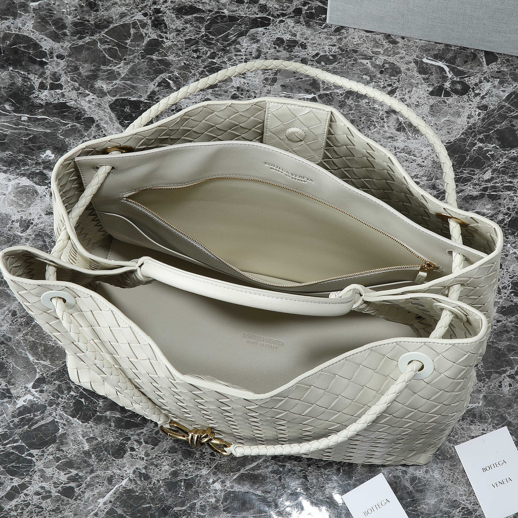 BOTTEGA VENETA 25S LARGE ANDIAMO 42 IN IVORY CALFSKIN GOLD HARDWARE