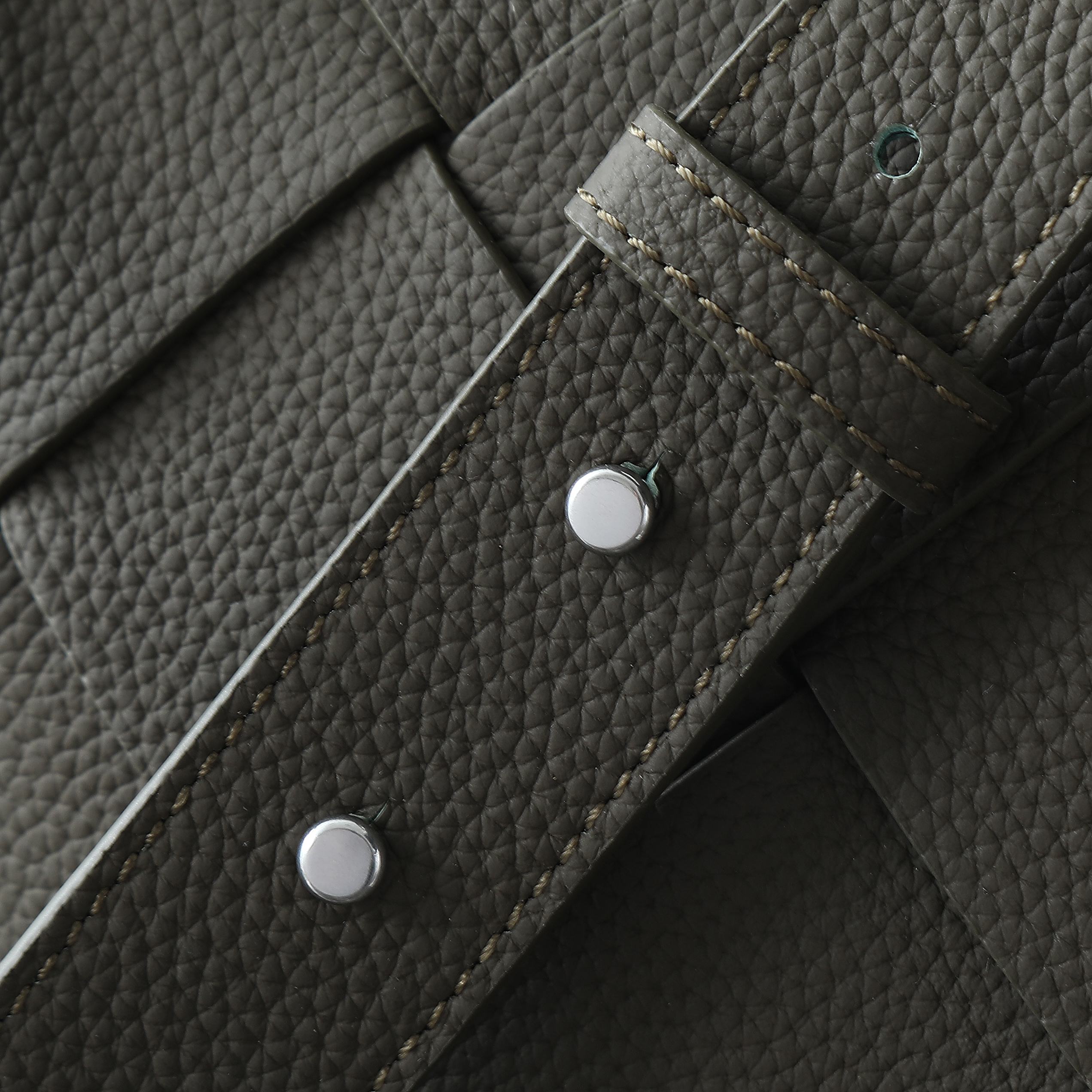 BOTTEGA VENETA 25S DIAGO HOBO 39 IN VERY DEEP OLIVE CALFSKIN