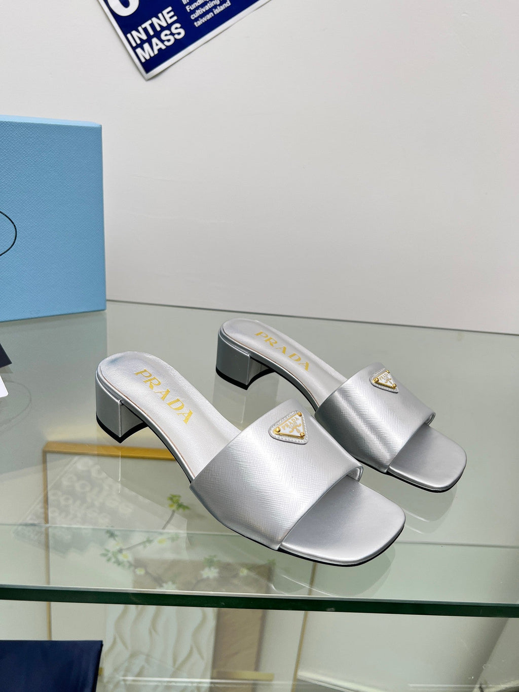 PRA EMBROIDERED SLIDES 40 SILVER CALFSKIN