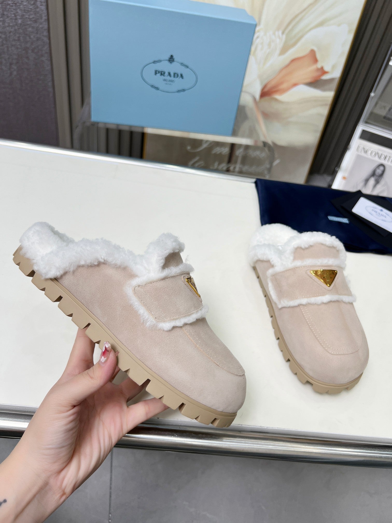 SUEDE AND SHEARLING MULES BEIGE