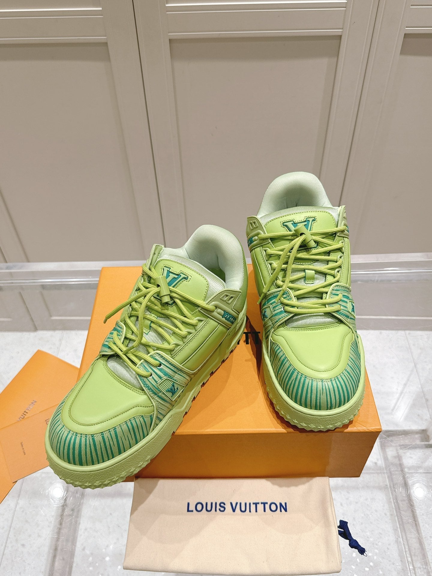 LV TRAINER MAXI LV X PARK SEO-BO IN PEAR GREEN CALFSKIN